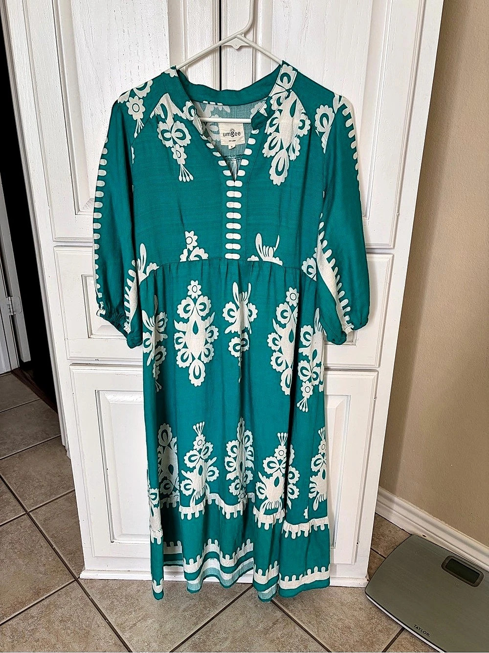 Umgee Maxi Floral Dress in Blue & White Size Small Like New